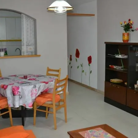 In - 103549 By Mo Apartment *